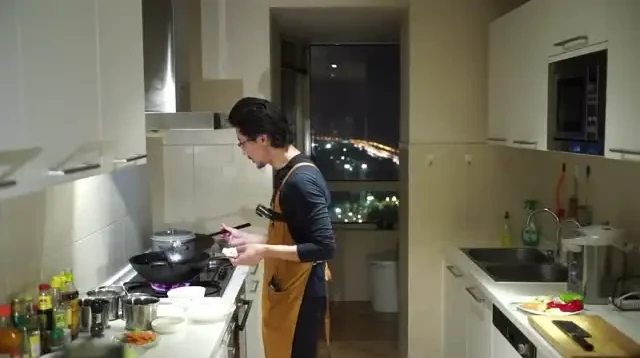 餐厅创业与烹饪技巧全教程：涵盖开店与美食制作