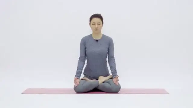 现代女性冥想瑜伽：每天10分钟，减压抗衰与内在成长