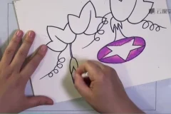 《儿童蜡笔画入门13课：水果花卉轻松学》：趣味绘画教程