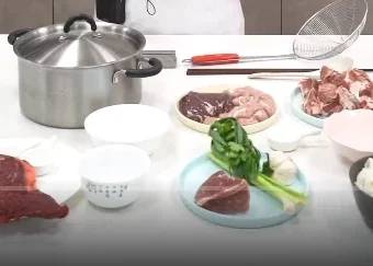 手打Q弹潮汕牛肉丸猪杂汤粉：潮汕特色美食