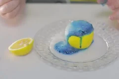 在家动手做：30个趣味科学实验课，激发孩子创造力