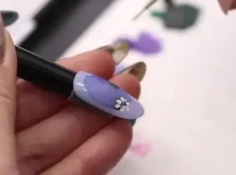 国际美甲艺术全攻略：外语版美甲教程