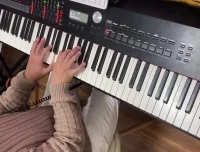 《流行钢琴速成100首：经典曲目实战教程》（附讲解）
