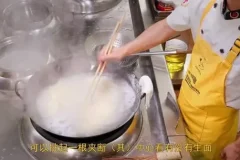 王刚厨师长美食教程合集：从后厨基本功到川味经典全收录