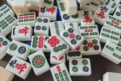 麻将技术训练与技巧视频 听牌十三张拆搭位置战 年前多练练赢几万